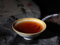 2008年的老班章普洱茶餅生茶缺了一塊值錢嗎？